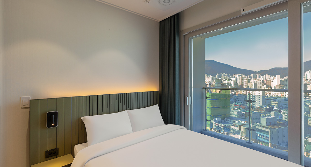 Terrace Deluxe Family Twin