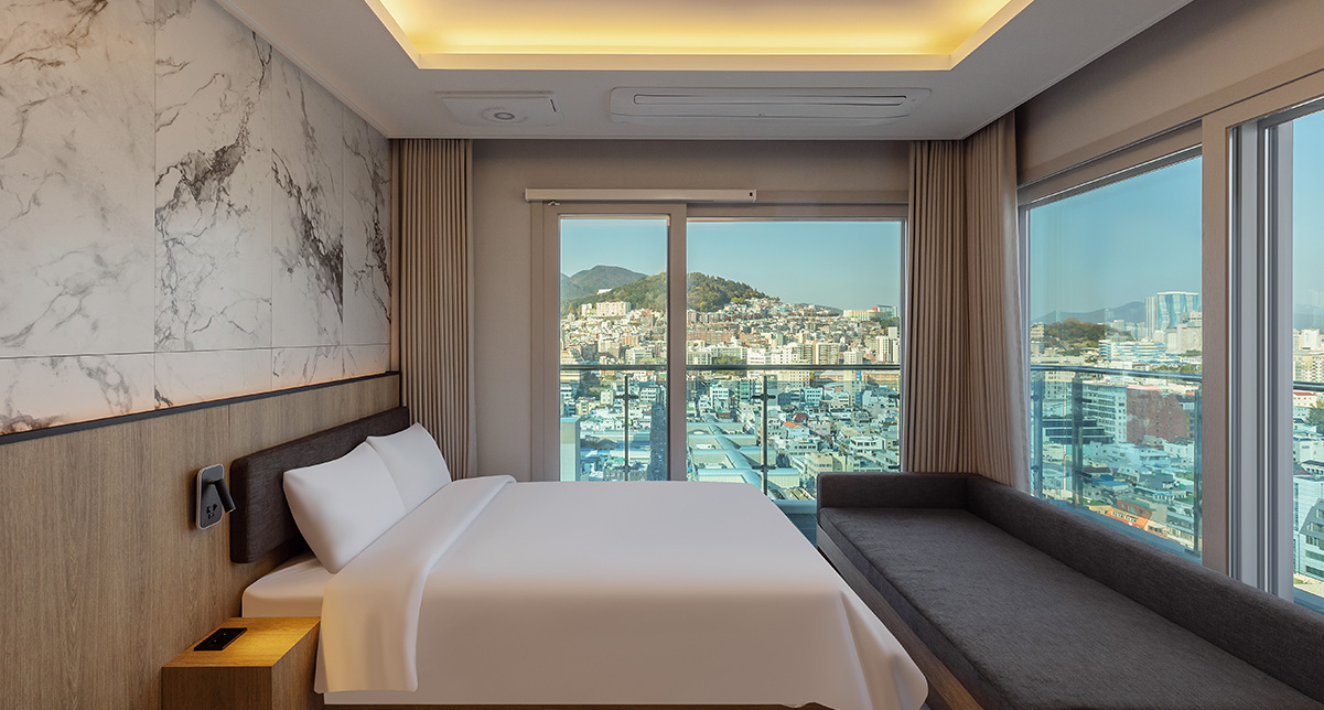 Terrace Royal Corner Partial Ocean